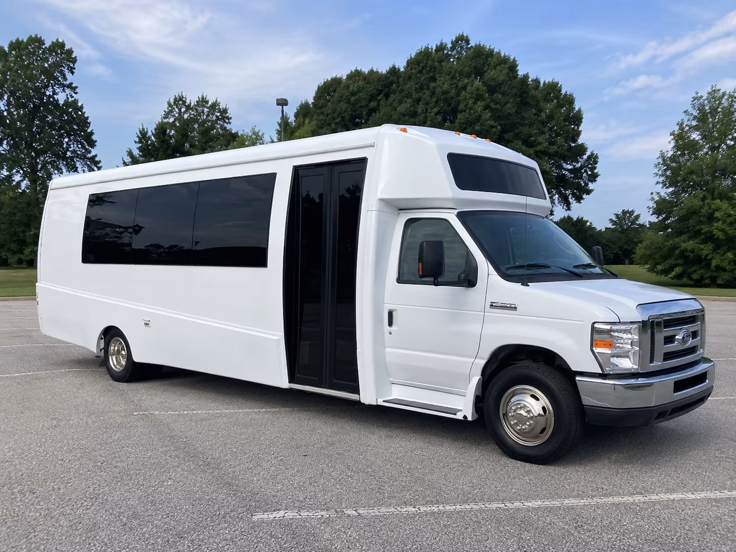 downey 18 passenger party bus
